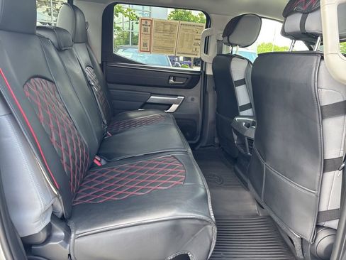 Used 2022 Toyota Tundra SR5 w/ SR5 Convenience Package AWD/4WD image 44