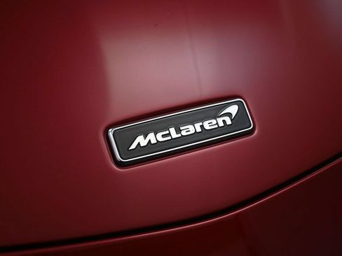 Used 2024 McLaren Artura RWD image 13