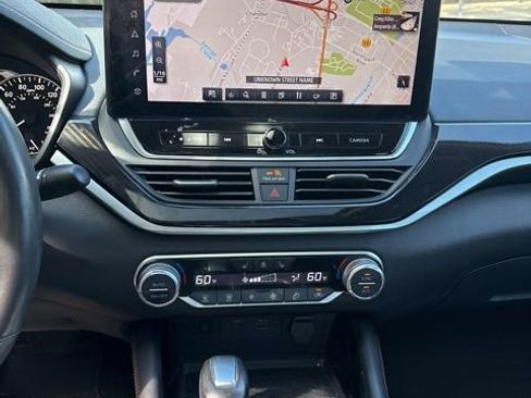 Used 2023 Nissan Altima 2.0 SR FWD image 17