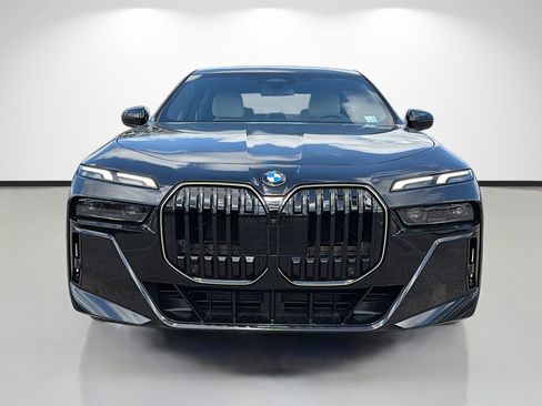 New 2026 BMW 740i w/ Premium Package image 8