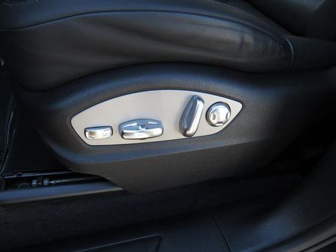 Used 2019 Porsche Macan image 17