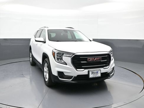 Used 2022 GMC Terrain SLE w/ Driver Convenience Package AWD/4WD image 3