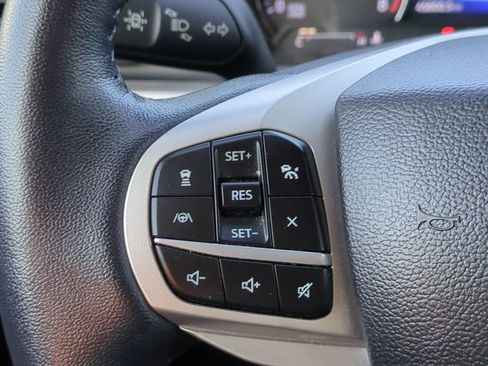 Used 2022 Ford Explorer XLT w/ Equipment Group 202A RWD image 26