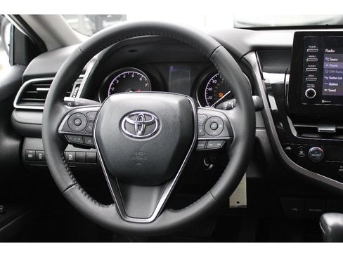 Used 2023 Toyota Camry SE image 13