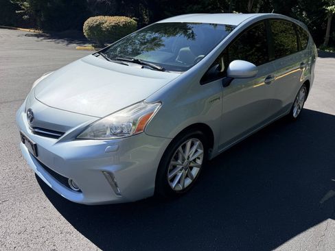 Used 2012 Toyota Prius V Five FWD image 1