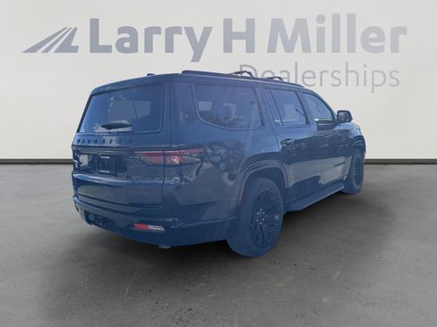 Used 2023 Jeep Wagoneer Series II w/ Convenience Group I image 8