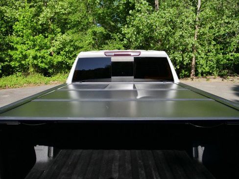 Used 2019 Chevrolet Silverado 1500 LT Trail Boss AWD/4WD image 9