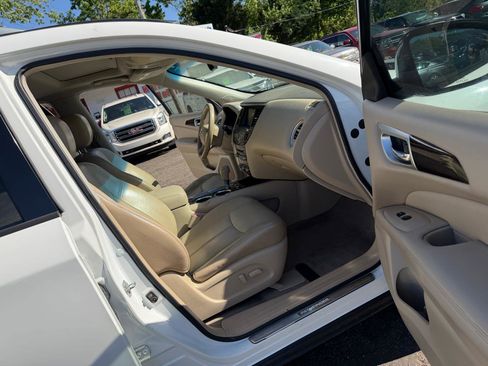 Used 2013 Nissan Pathfinder Platinum w/ Platinum Premium Pkg FWD image 17