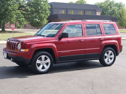 Used 2015 Jeep Patriot Limited w/ Sun/Sound Group FWD image 10