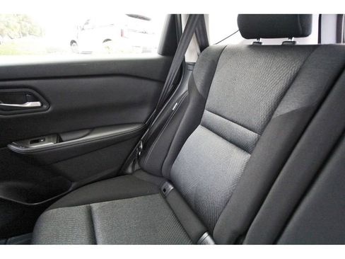 Used 2024 Nissan Rogue SV FWD image 11