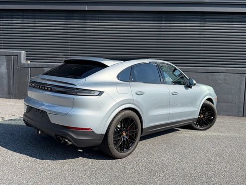 Certified 2026 Porsche Cayenne S AWD/4WD image 10