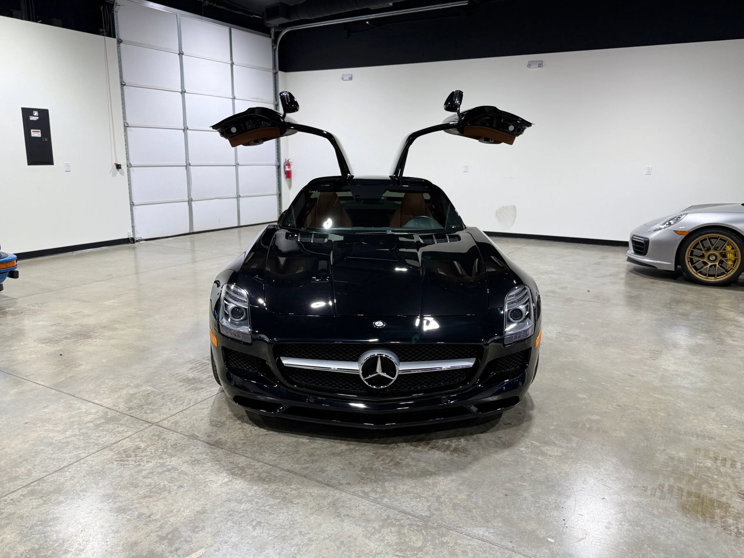Used 2011 Mercedes-Benz SLS AMG Coupe image 19