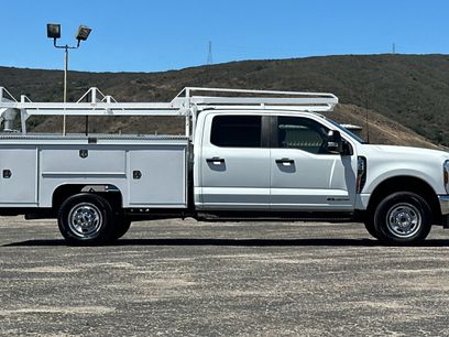New 2025 Ford F350 XL w/ XL Chrome Package