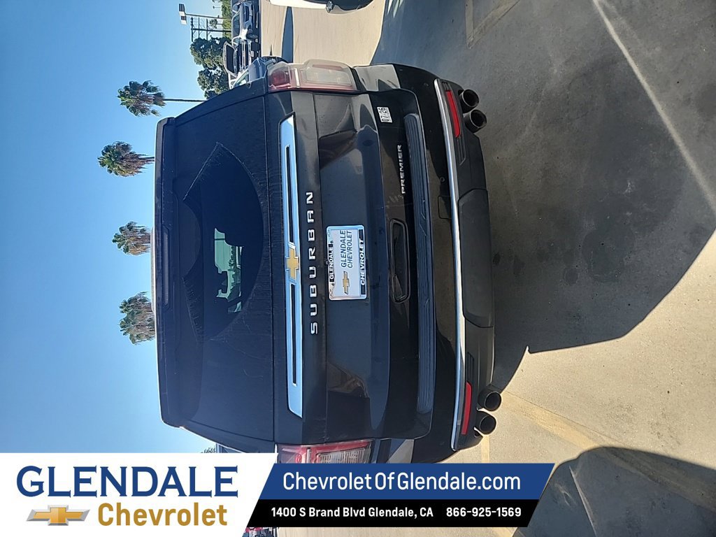 Used 2023 Chevrolet Suburban Premier RWD image 5