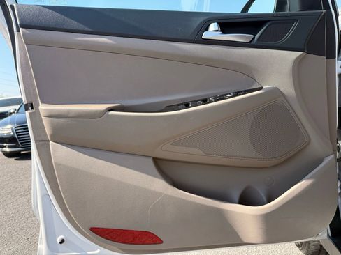 Used 2019 Hyundai Tucson SE image 13