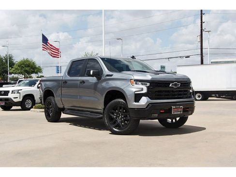 Used 2026 Chevrolet Silverado 1500 LT Trail Boss w/ LT Trail Boss Premium Package AWD/4WD image 1