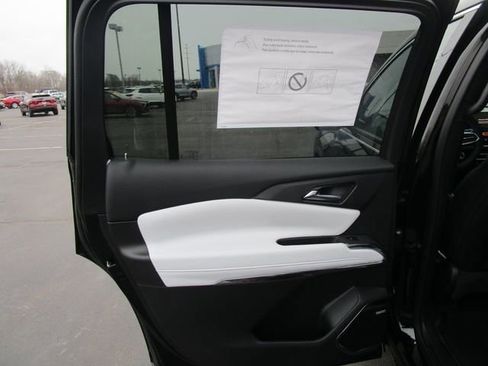 New 2026 Chevrolet Traverse High Country w/ LPO, Floor Liner Package image 21