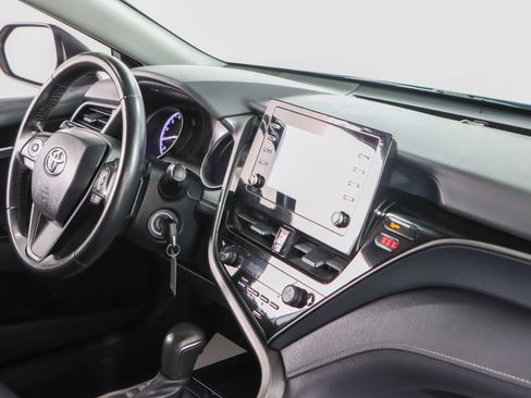 Used 2024 Toyota Camry SE image 25