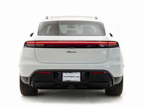 Used 2024 Porsche Cayenne image 35