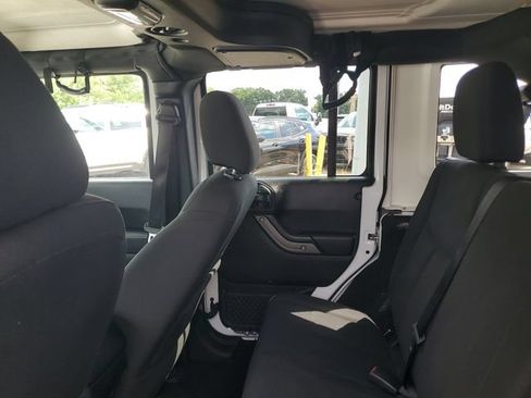 Used 2018 Jeep Wrangler Unlimited Sport S AWD/4WD image 8