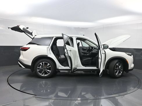 Used 2023 INFINITI QX60 Luxe FWD image 39