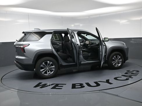 Used 2026 Chevrolet Equinox LT FWD image 25