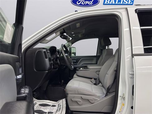 Used 2019 Chevrolet Silverado 2500 W/T w/ Snow Plow Prep Package image 9