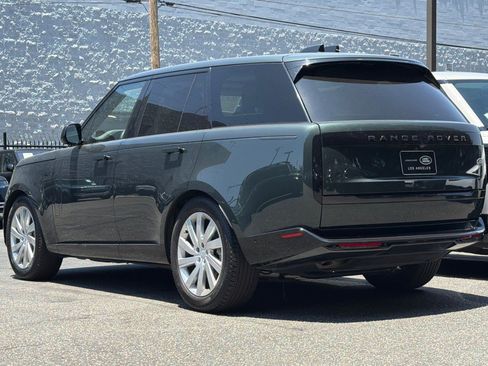 Used 2023 Land Rover Range Rover SE AWD/4WD image 3