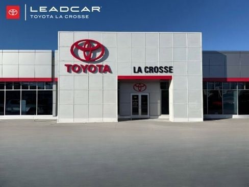 Used 2026 Toyota Tundra Limited w/ Power Package image 4