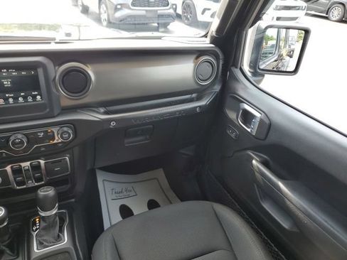 Used 2022 Jeep Wrangler Unlimited Sport AWD/4WD image 16