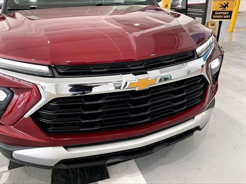 Used 2024 Chevrolet TrailBlazer LT w/ Convenience Package FWD image 30