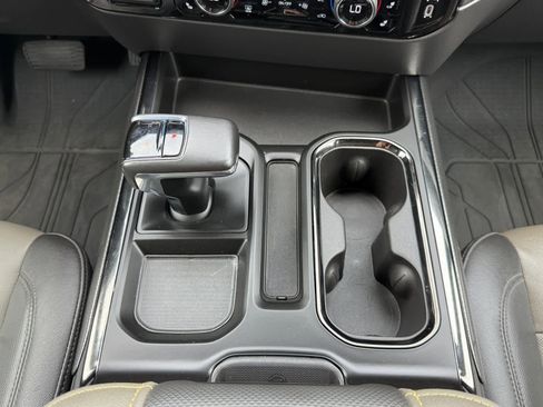 Used 2022 Chevrolet Silverado 1500 ZR2 w/ Technology Package AWD/4WD image 56