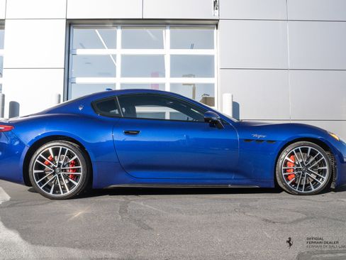 Used 2024 Maserati GranTurismo Trofeo image 13