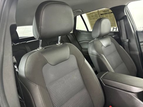 Used 2024 Chevrolet Trax LT FWD image 28