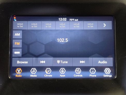 Used 2021 Jeep Cherokee Latitude Plus FWD image 25