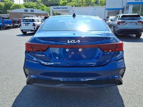 Used 2023 Kia Forte LXS w/ LXS Technology Package FWD image 6