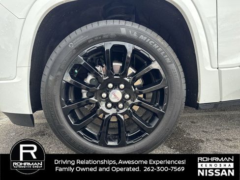 Used 2023 GMC Acadia Denali w/ Denali Ultimate Package AWD/4WD image 9