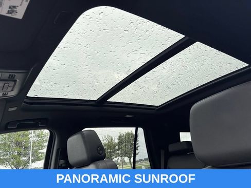 Used 2022 Chevrolet Tahoe LT w/ LT Signature Package AWD/4WD image 4