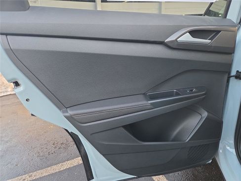 New 2026 Volkswagen Taos SE image 24