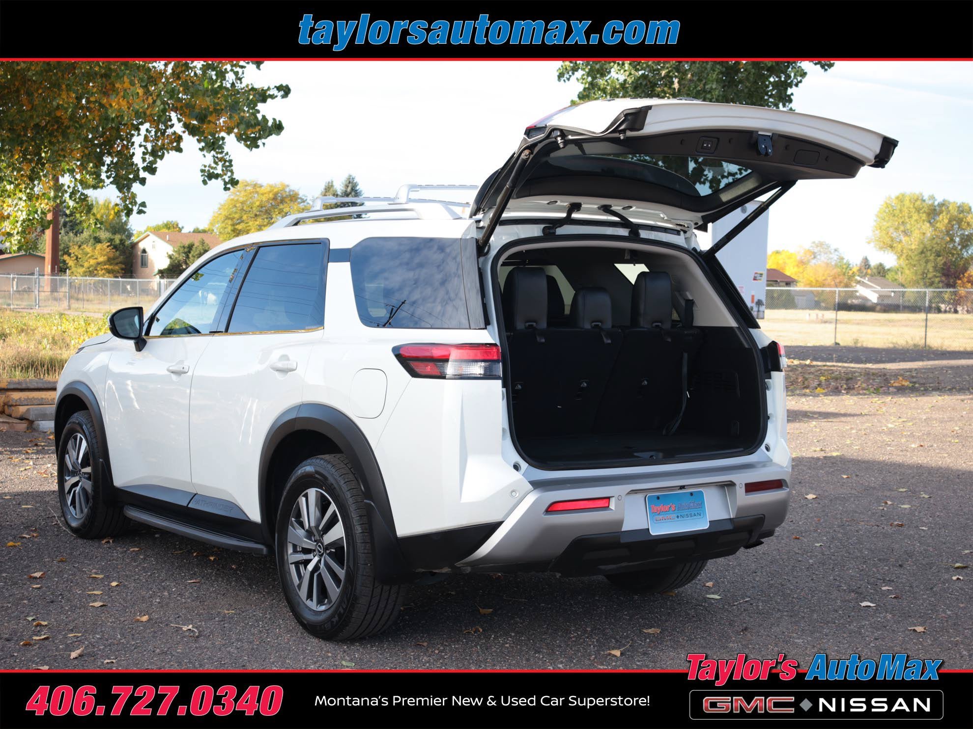 Used 2023 Nissan Pathfinder SL w/ Black Appearance Package AWD/4WD image 41