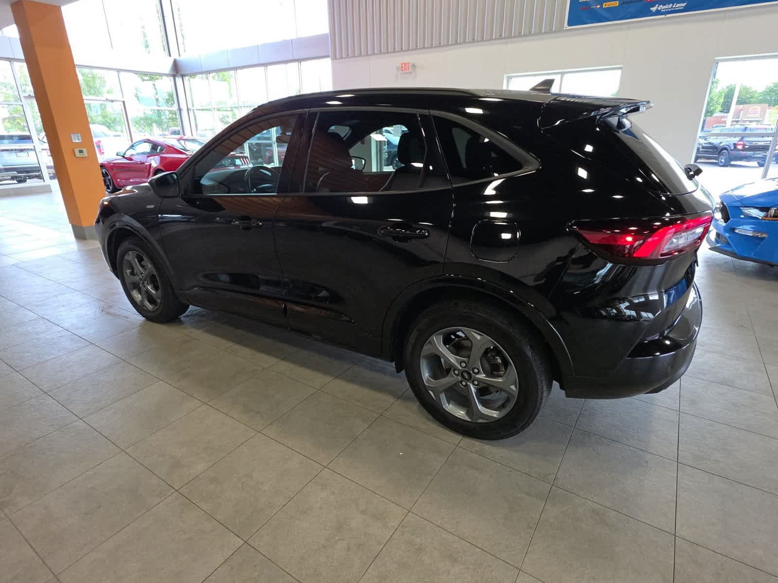 Used 2023 Ford Escape ST-Line Select w/ Tech Pack #1 AWD/4WD image 9