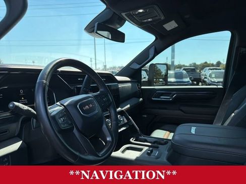 Used 2024 GMC Sierra 2500 AT4 image 9