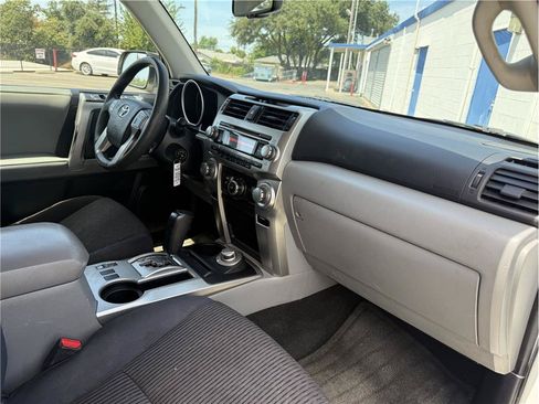 Used 2013 Toyota 4Runner SR5 w/ Convenience Pkg AWD/4WD image 17