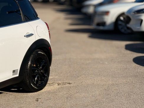 Used 2016 MINI Cooper Countryman S image 2