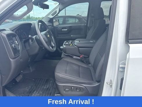 Used 2024 Chevrolet Silverado 1500 Custom RWD image 2