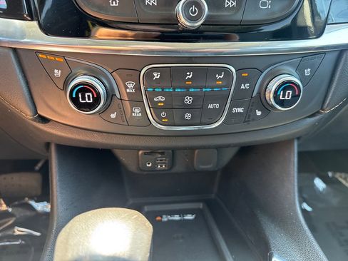 Used 2021 Chevrolet Traverse Premier w/ Redline Edition FWD image 28