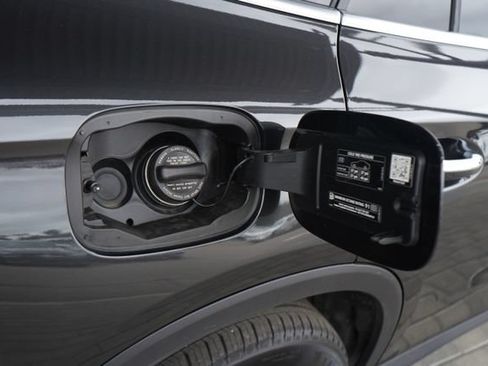 Used 2026 Mercedes-Benz GLC 300 image 14