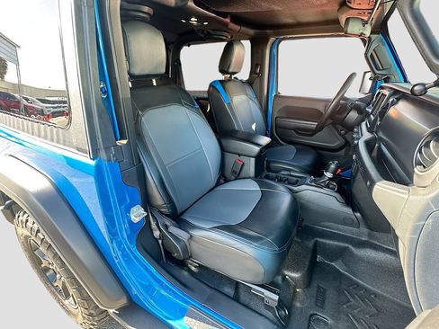 Used 2023 Jeep Wrangler Sport AWD/4WD image 25