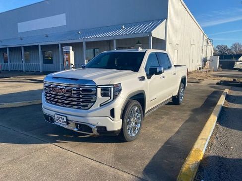 Used 2023 GMC Sierra 1500 Denali w/ Denali Reserve Package AWD/4WD image 2