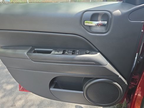 Used 2015 Jeep Patriot Latitude FWD image 27